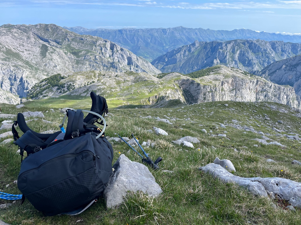 Hikeset Volwassenen - Rugzak, poncho, watersysteem & stokken